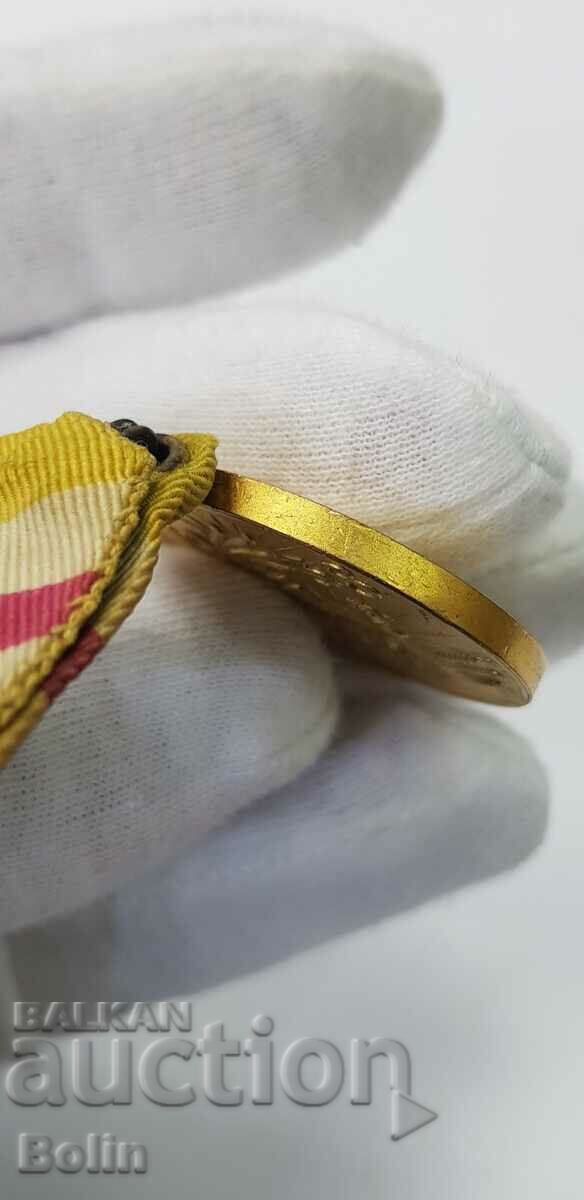 Very rare 1938 Craft Exhibition gilt medal. - 6