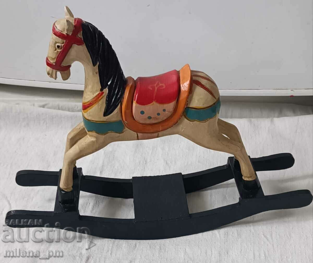 Delivery of Old wooden Horse Delivery of Old wooden Horse