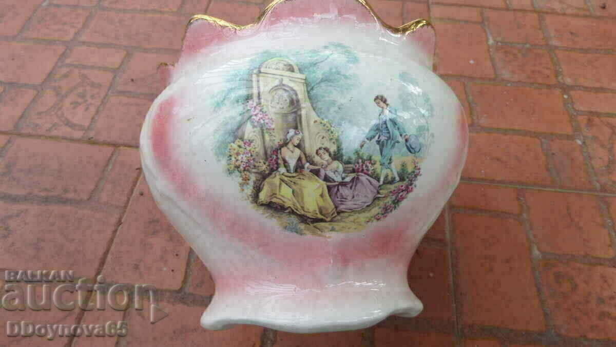 Large porcelain flowerpot with price 49.00 BGN | € 25.05 Large porcelain flowerpot with price 49.00 BGN | € 25.05