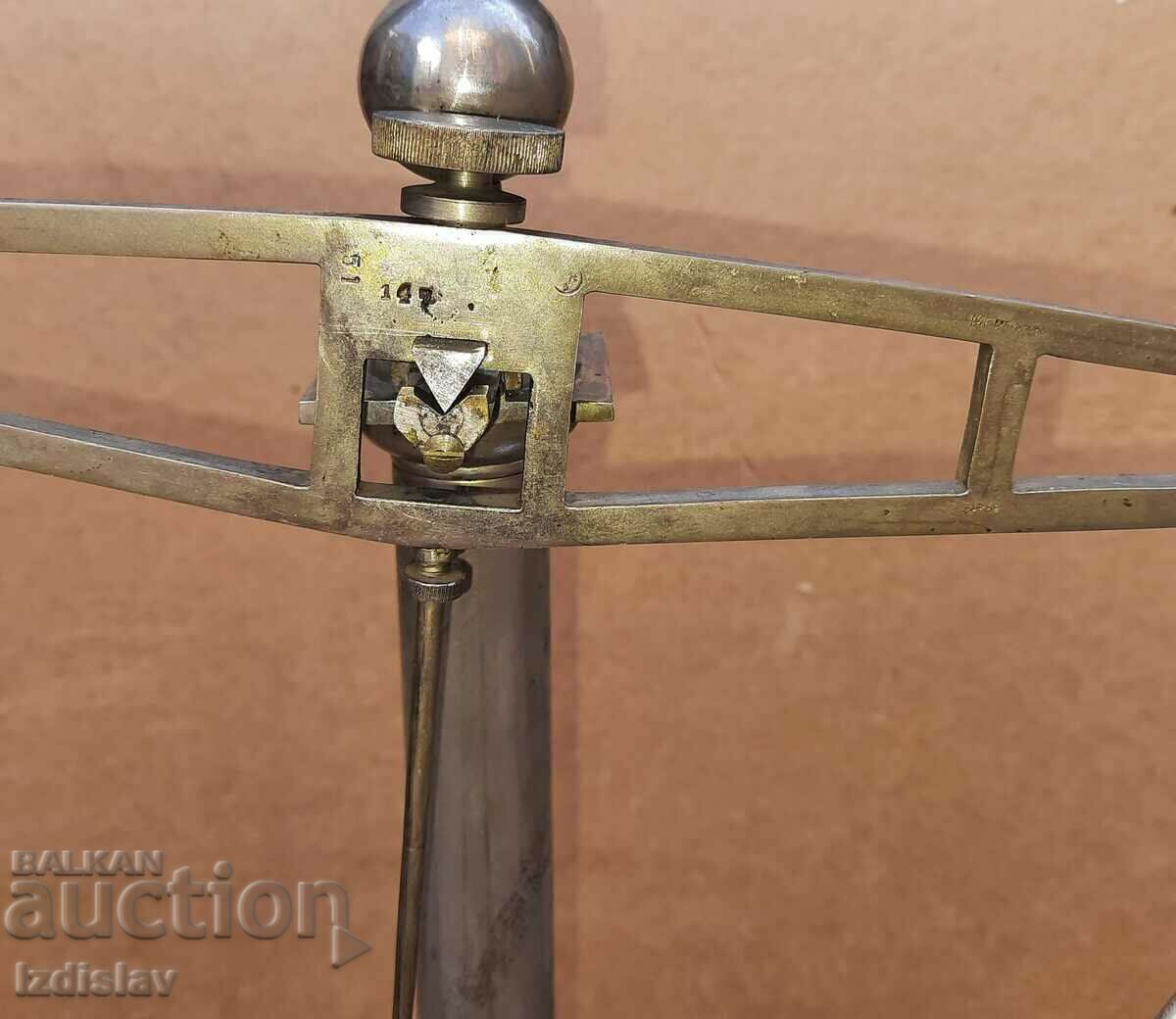 Livrarea Scară sovietică de farmacie din vremea Sots