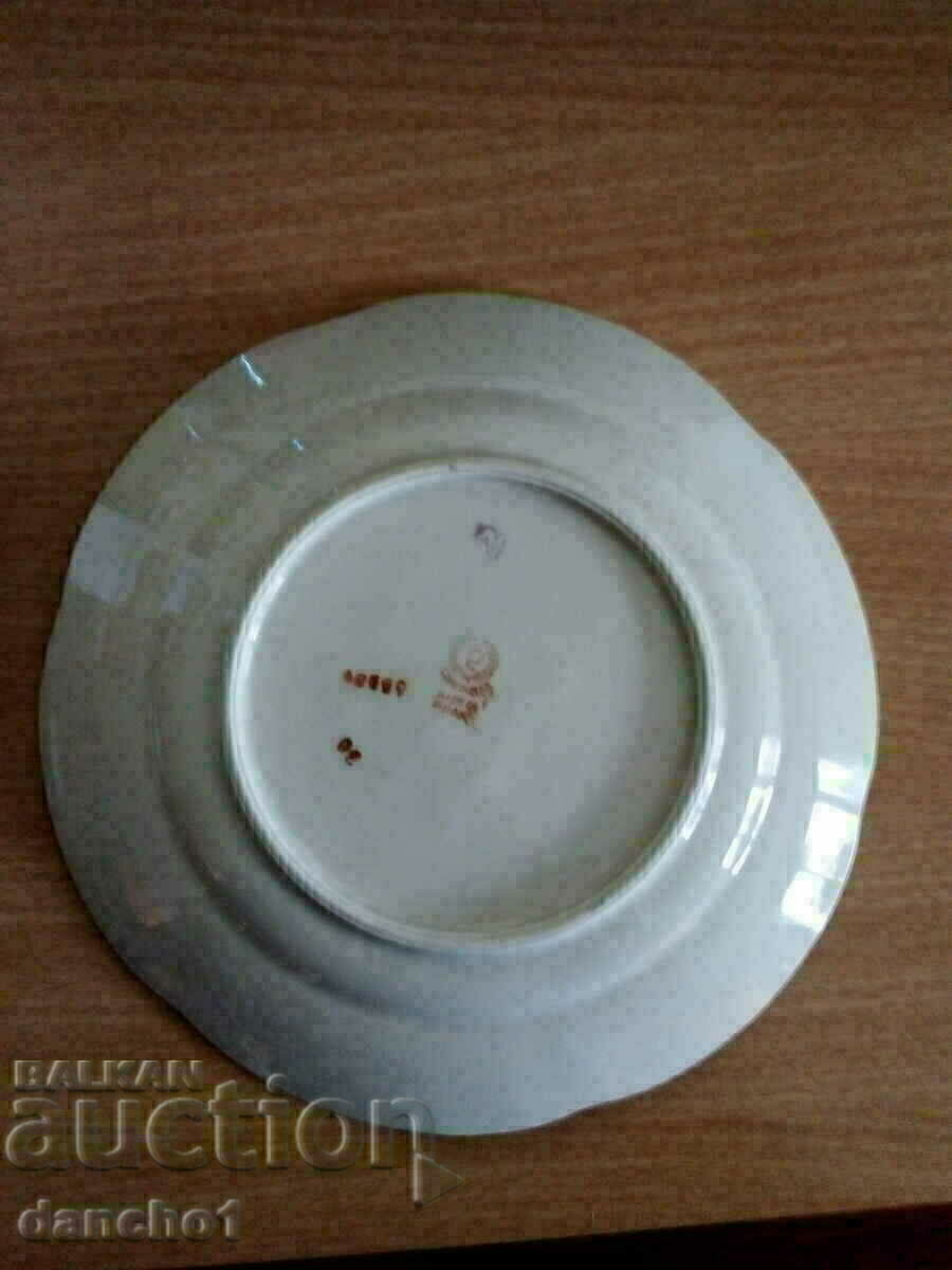 Licitație O farfurie Licitație O farfurie