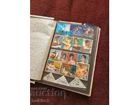 4 Класьора с колекция около 800 пощенски марки