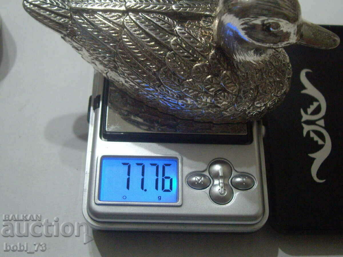 Delivery of Old duck figurine. Delivery of Old duck figurine.