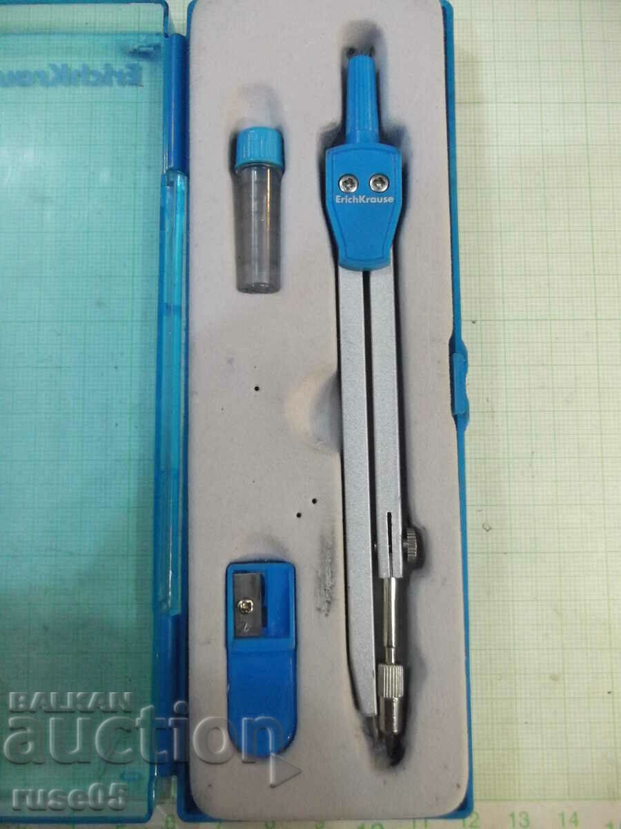 Delivery of "Erich Krause" compass in blue box Delivery of "Erich Krause" compass in blue box