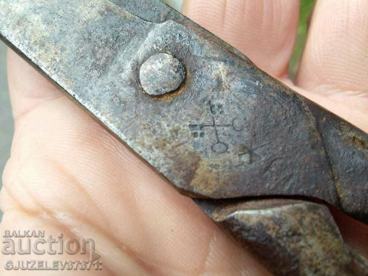 Παράδοση Παλιό ψαλίδι σφυρήλατος σιδήρου περιοχή Aymara Νότια Αμερική Παράδοση Παλιό ψαλίδι σφυρήλατος σιδήρου περιοχή Aymara Νότια Αμερική