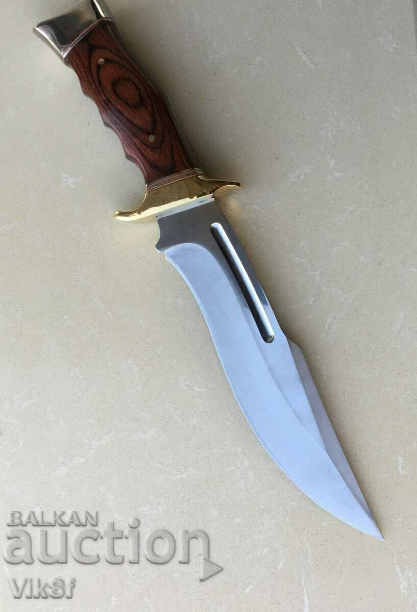 Stable and heavy hunting knife, size 190 x 300 with price 29.00 BGN | € 14.83 Stable and heavy hunting knife, size 190 x 300 with price 29.00 BGN | € 14.83