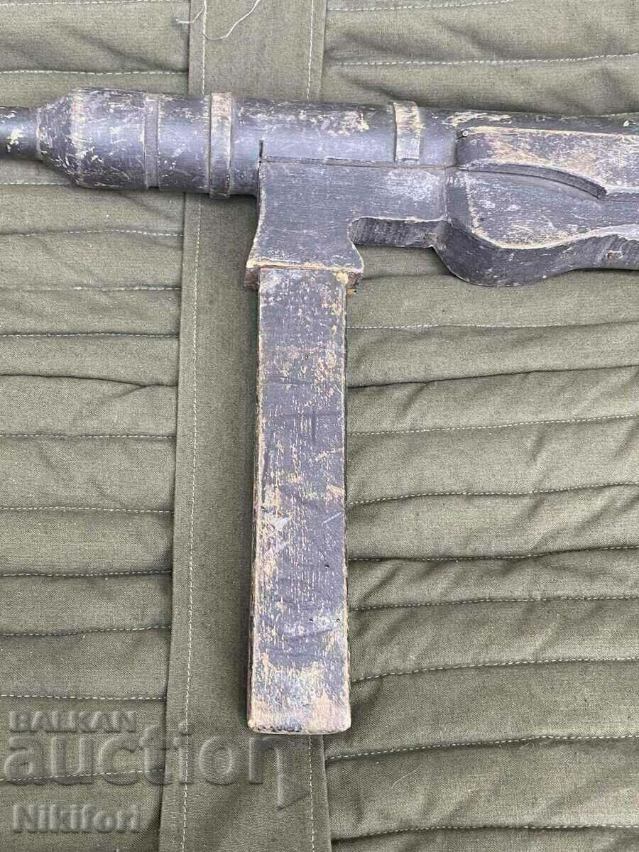 Delivery of Wooden Model MP40 Schmeiser Delivery of Wooden Model MP40 Schmeiser