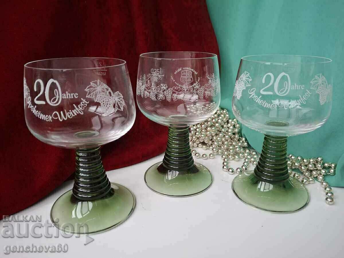 Pahare de vin din cristal vintage Pahare de vin din cristal vintage