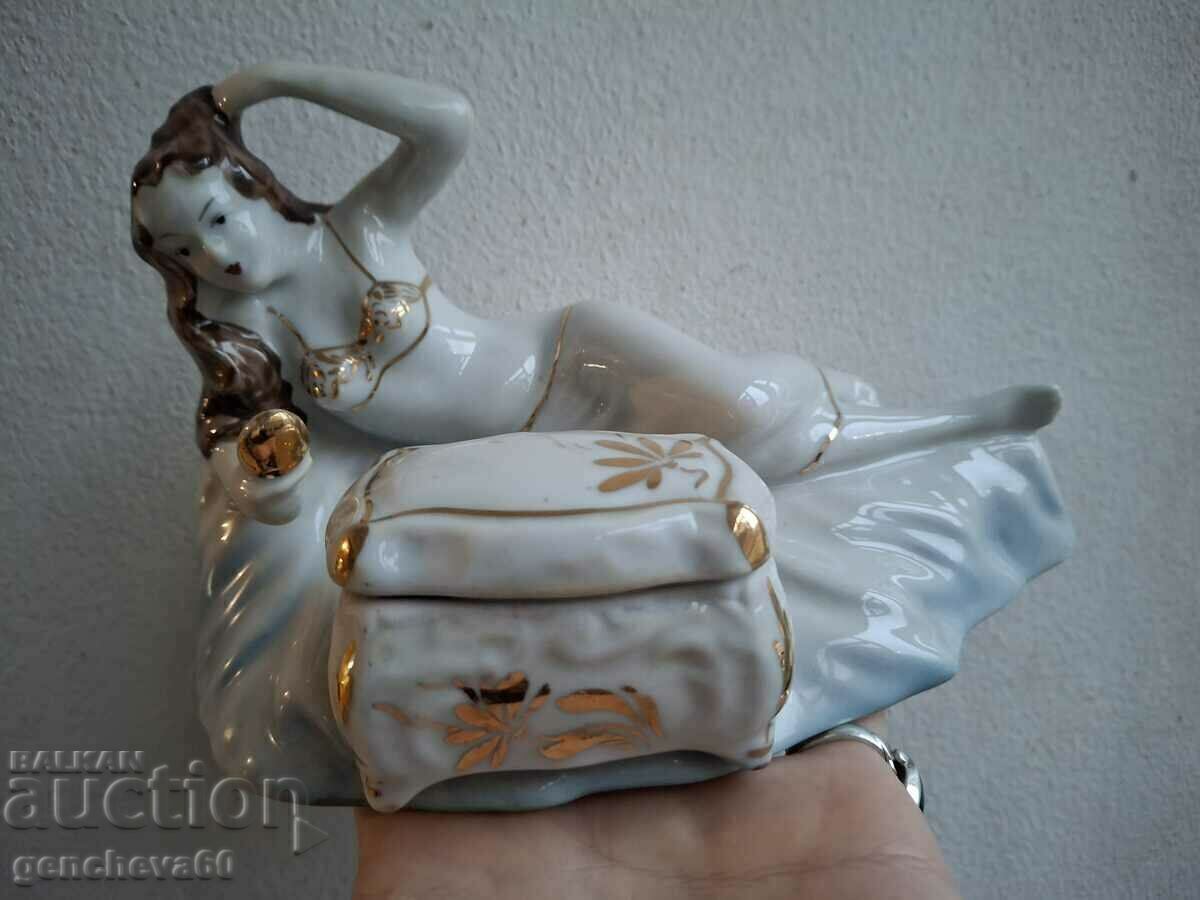 Figura de porțelan bulgară a unei femei cu o oglindă și cutie de bijuterii - 5
