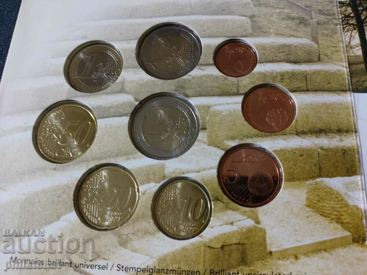 Licitație Luxemburg 2005 - Set complet de euro bancar + monedă de 2 euro Licitație Luxemburg 2005 - Set complet de euro bancar + monedă de 2 euro