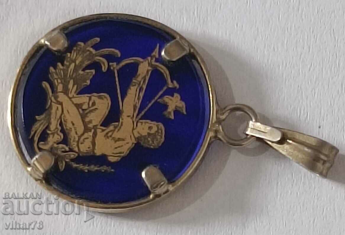 Auction Silver pendant with gold plating Auction Silver pendant with gold plating