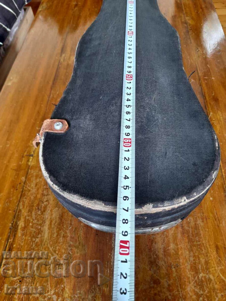Old violin case with price 75.00 BGN | € 38.35 Old violin case with price 75.00 BGN | € 38.35