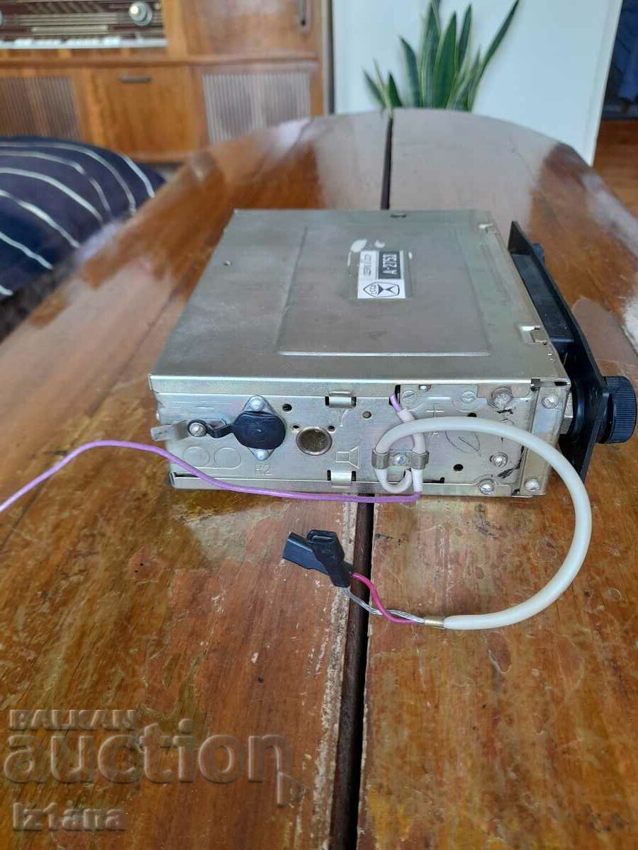 Παράδοση Παλιό ραδιόφωνο αυτοκινήτου, ραδιοφωνικός δέκτης A-2753 Παράδοση Παλιό ραδιόφωνο αυτοκινήτου, ραδιοφωνικός δέκτης A-2753