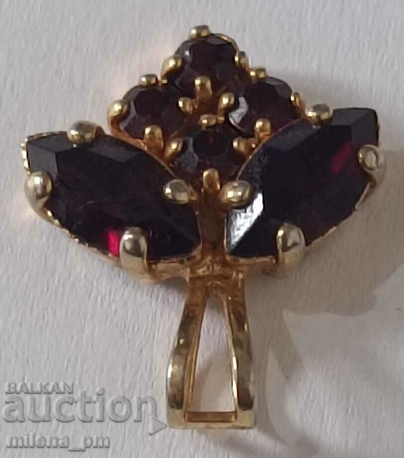 Delivery of Old gold plated pendant Delivery of Old gold plated pendant