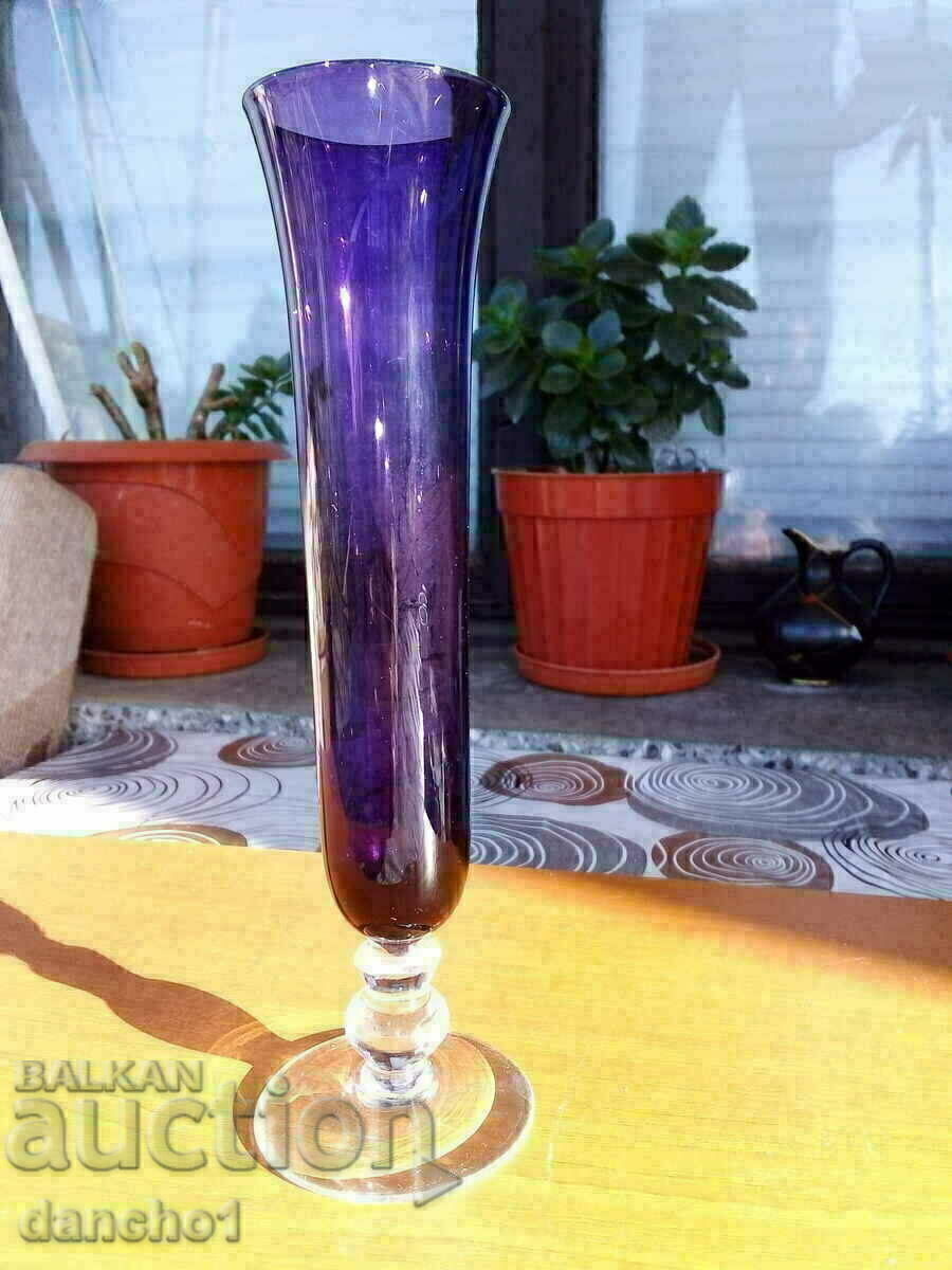 Delivery of A vase Delivery of A vase