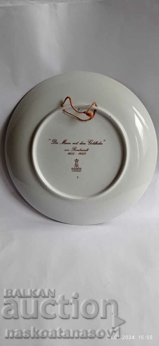 Συλλεκτική πορσελάνινη πλάκα τοίχου με τιμή 35.00 BGN | € 17.90 Συλλεκτική πορσελάνινη πλάκα τοίχου με τιμή 35.00 BGN | € 17.90