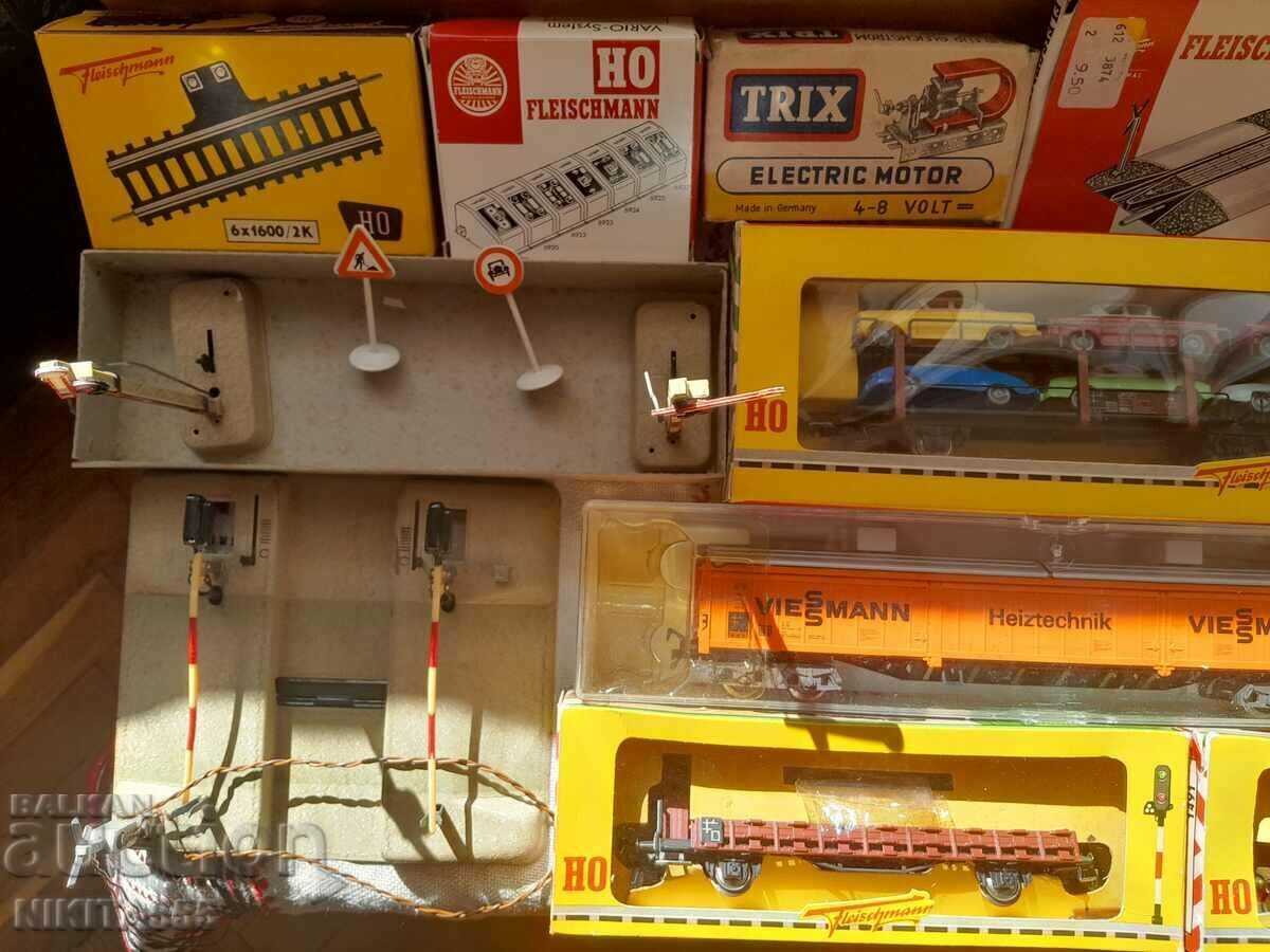 Parts, tools, etc., for collectible trains with price 666.00 BGN | € 340.52 Parts, tools, etc., for collectible trains with price 666.00 BGN | € 340.52