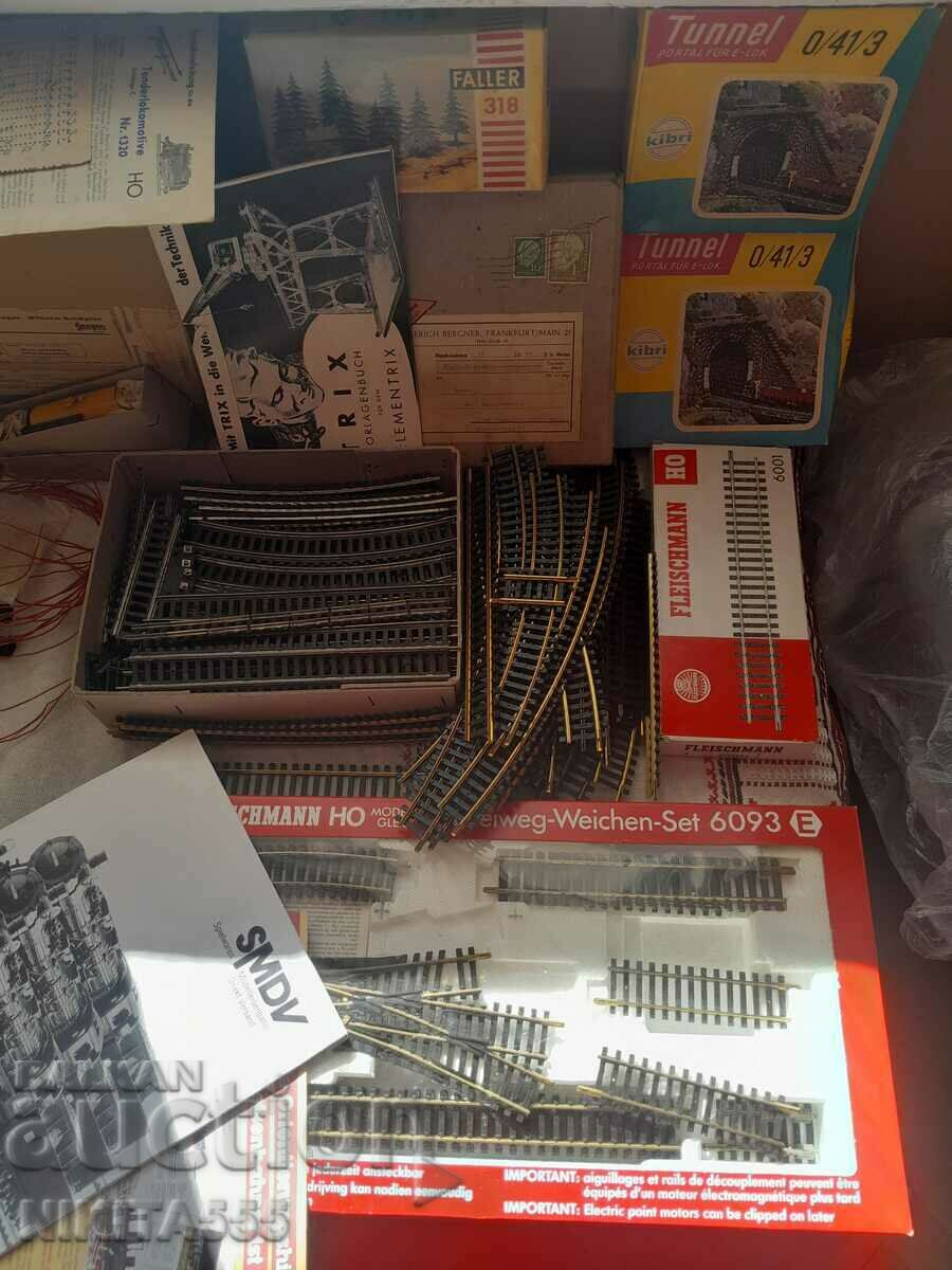 Parts, tools, etc., for collectible trains - 5 Parts, tools, etc., for collectible trains - 5