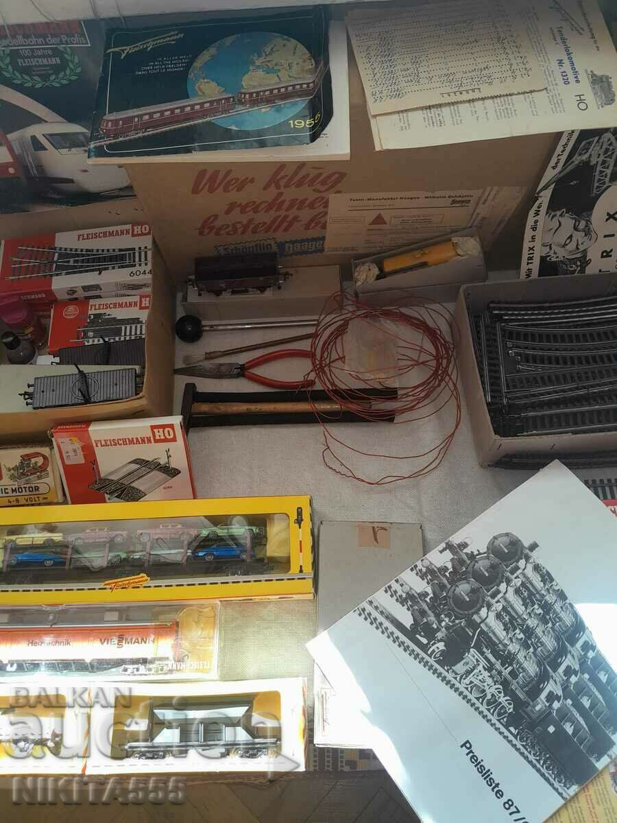 Parts, tools, etc., for collectible trains - 7 Parts, tools, etc., for collectible trains - 7