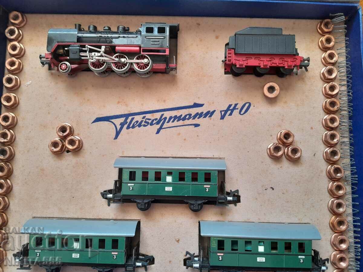 Vintage Fleischmann 24001 Train/Steam Locomotive with price 200.00 BGN | € 102.26 Vintage Fleischmann 24001 Train/Steam Locomotive with price 200.00 BGN | € 102.26