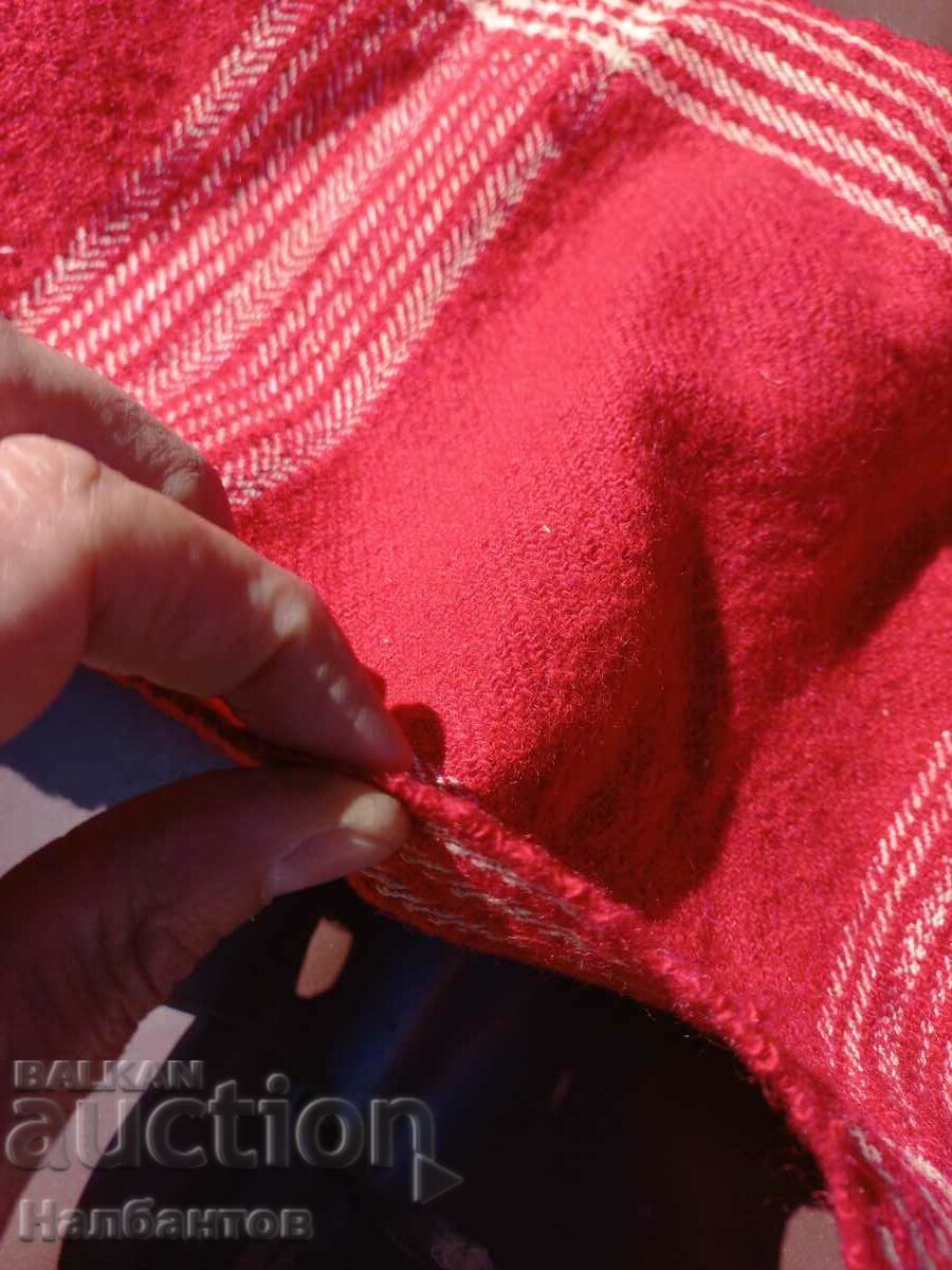 Delivery of OLD WOOL RED BELT WEAR