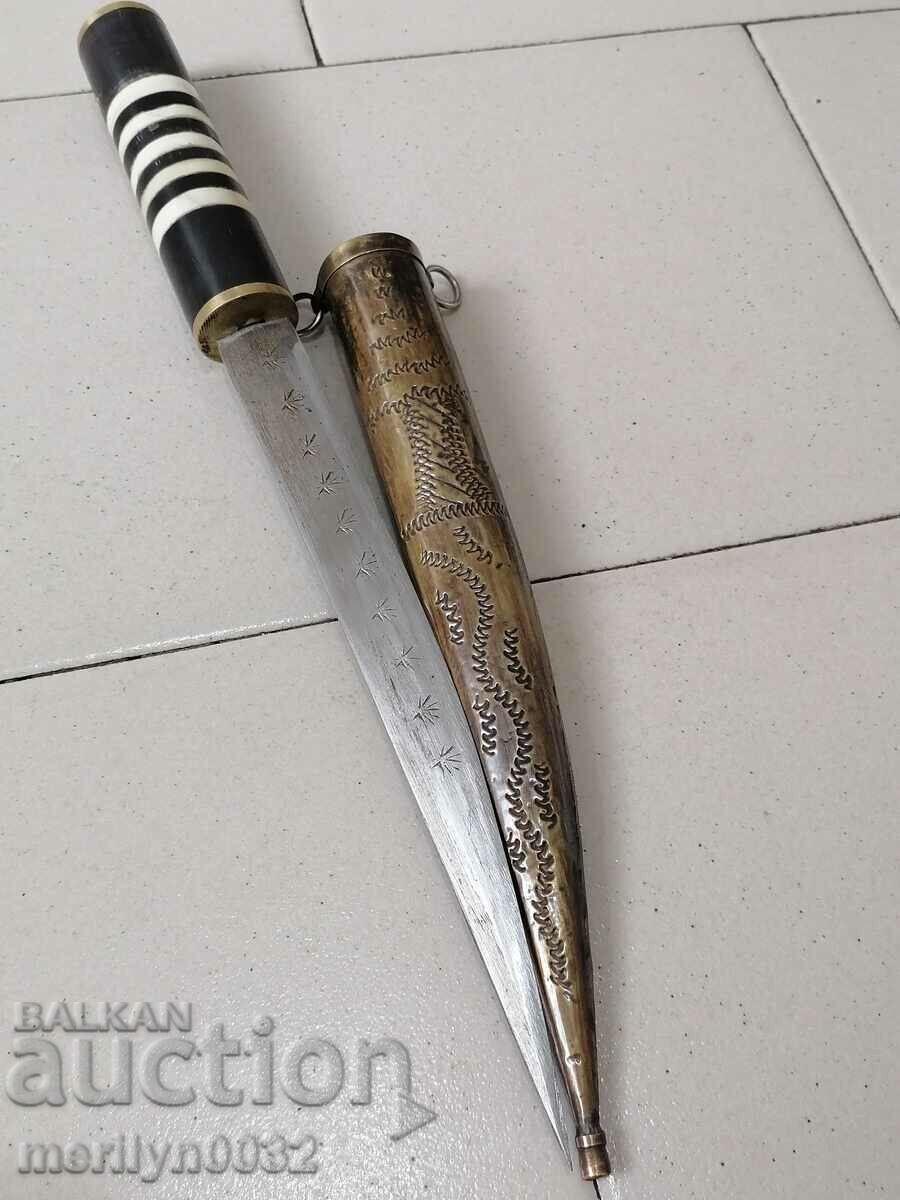 An old dagger with a kaniya knife with a tanned buffalo horn blade - 5 An old dagger with a kaniya knife with a tanned buffalo horn blade - 5