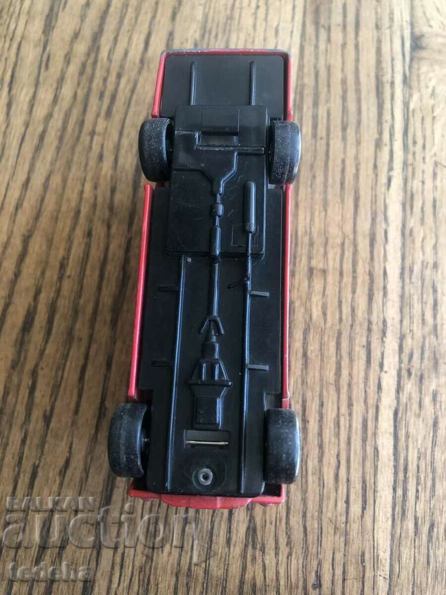 LONDON BUSES - EXCELLENT - 6 LONDON BUSES - EXCELLENT - 6