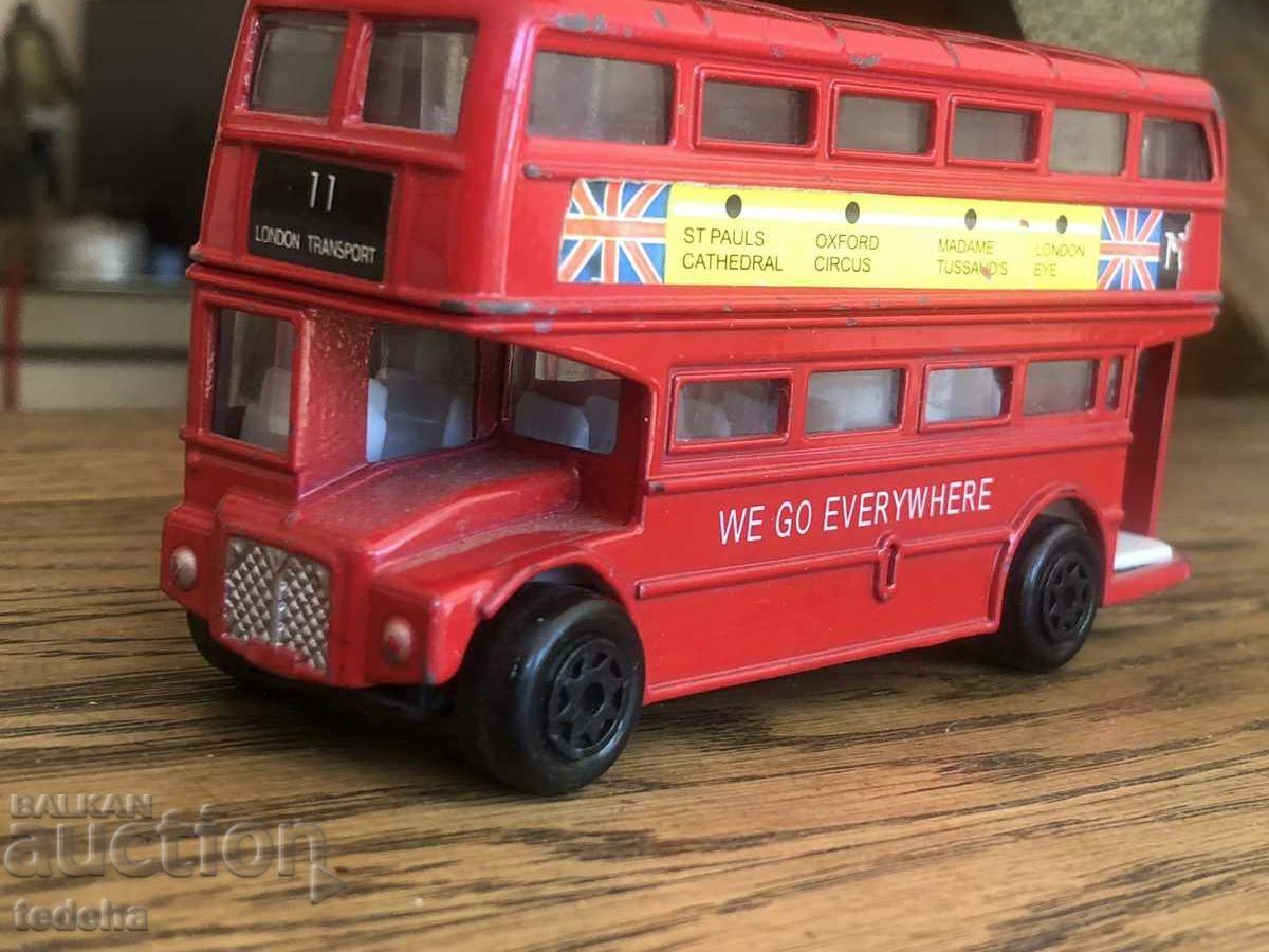 LONDON BUSES - EXCELLENT - 7 LONDON BUSES - EXCELLENT - 7