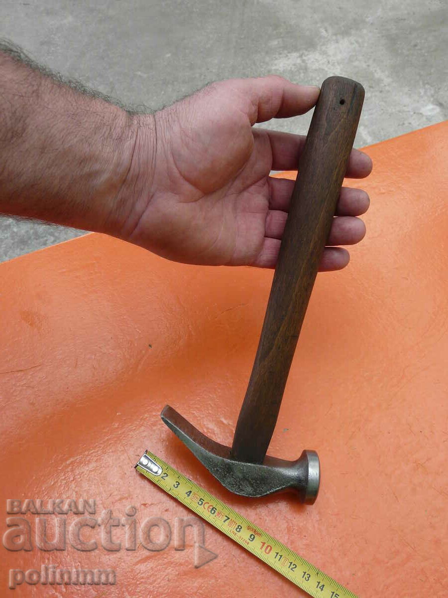 Delivery of Old cobbler's hammer - 266 Delivery of Old cobbler's hammer - 266