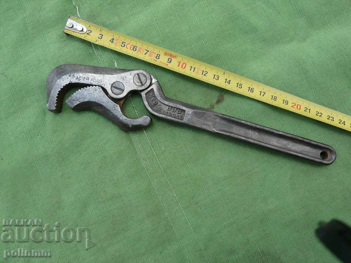 Cheie veche rară pentru țevi - 266 cu preț 100.00 BGN | € 51.13