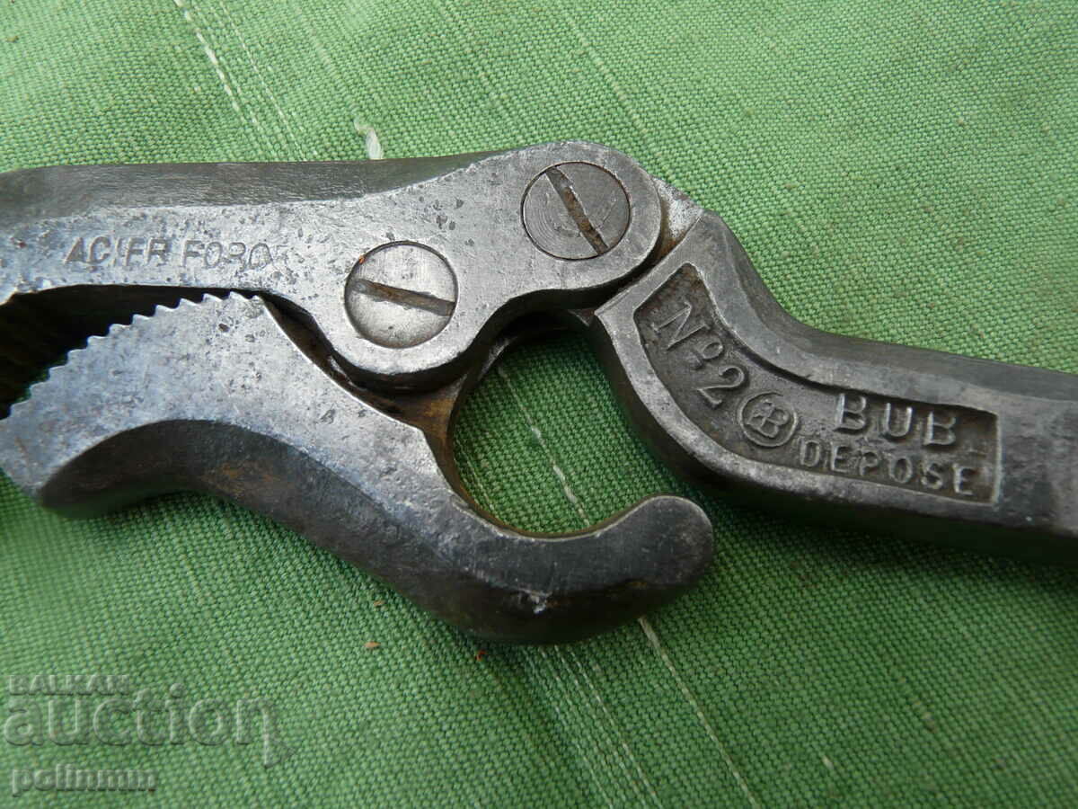 Licitație Cheie veche rară pentru țevi - 266