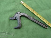 Rare old pipe wrench - 266