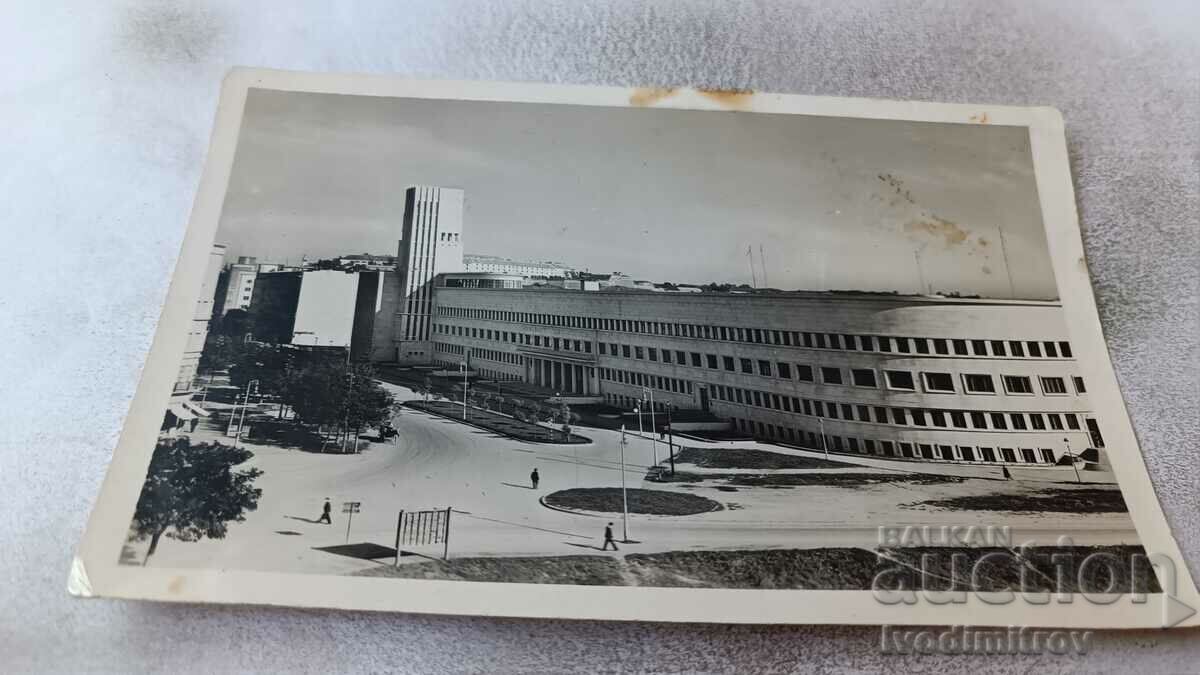Καρτ ποστάλ Ujvidek Kozlgazgatasi Palota 1945