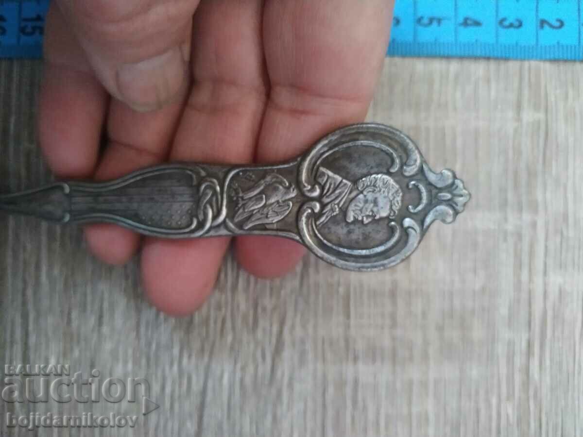 Licitație LINGURĂ Nr. 16. O bucată Licitație LINGURĂ Nr. 16. O bucată