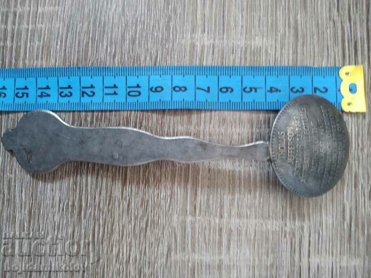 ЛЪЖИЦА № 18. Един брой с цена 18.98 лв. | € 9.70 ЛЪЖИЦА № 18. Един брой с цена 18.98 лв. | € 9.70