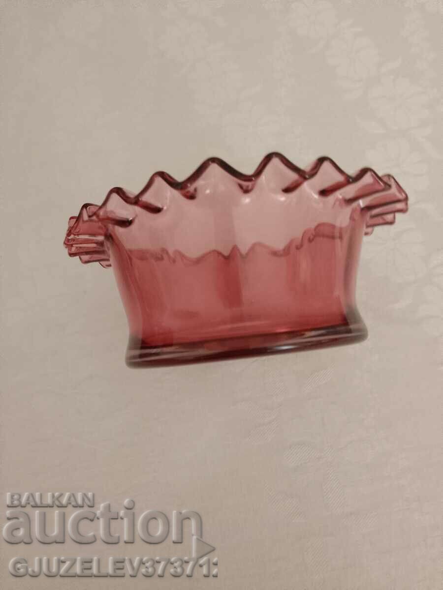 Παράδοση Γυάλινη μπομπονιέρα Art Deco με ανάγλυφη άκρη σε κόκκινο πεύκο Παράδοση Γυάλινη μπομπονιέρα Art Deco με ανάγλυφη άκρη σε κόκκινο πεύκο