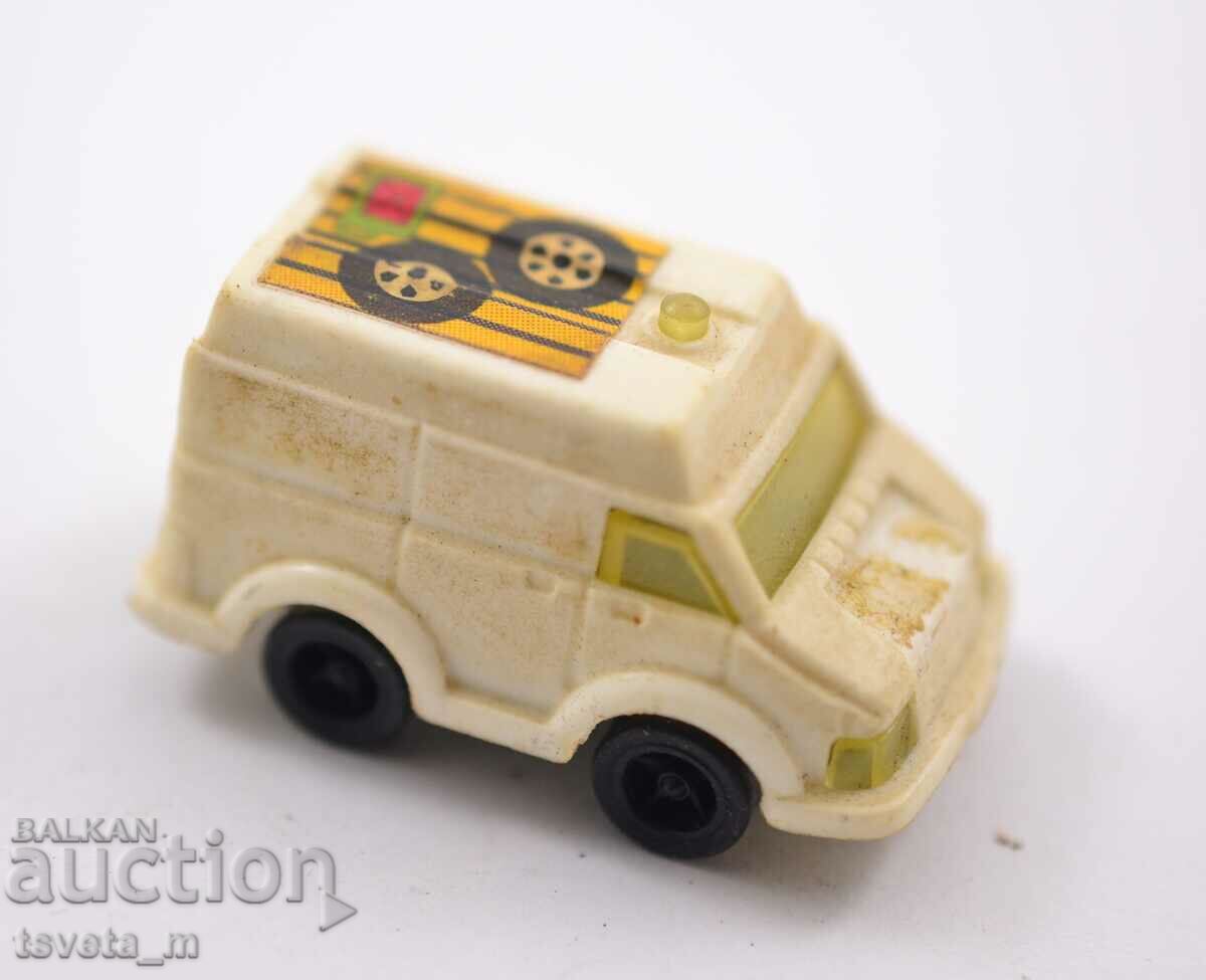 Chocolate egg trolley toy plastic with price 3.00 BGN | € 1.53 Chocolate egg trolley toy plastic with price 3.00 BGN | € 1.53