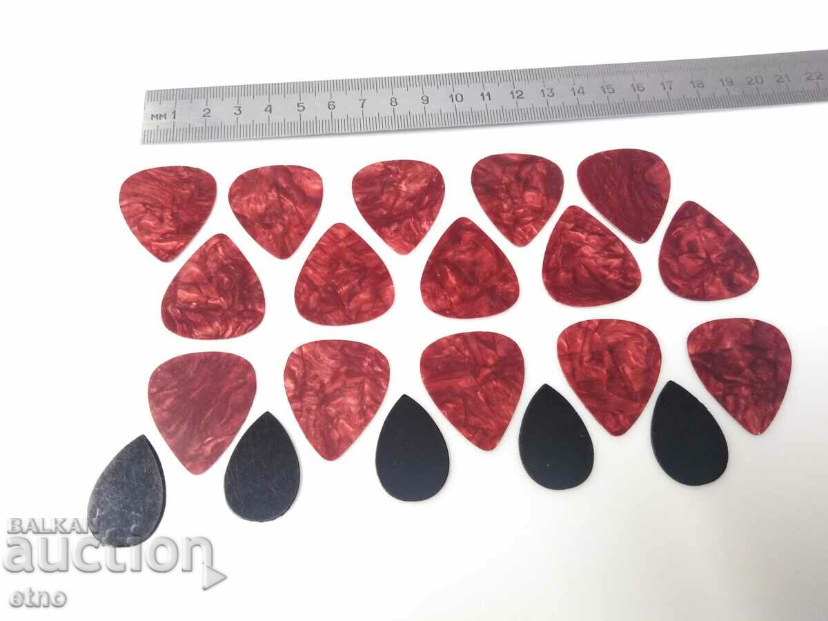 Auction 20 Guitar Picks, NEW UNUSED, CELLULOID Auction 20 Guitar Picks, NEW UNUSED, CELLULOID