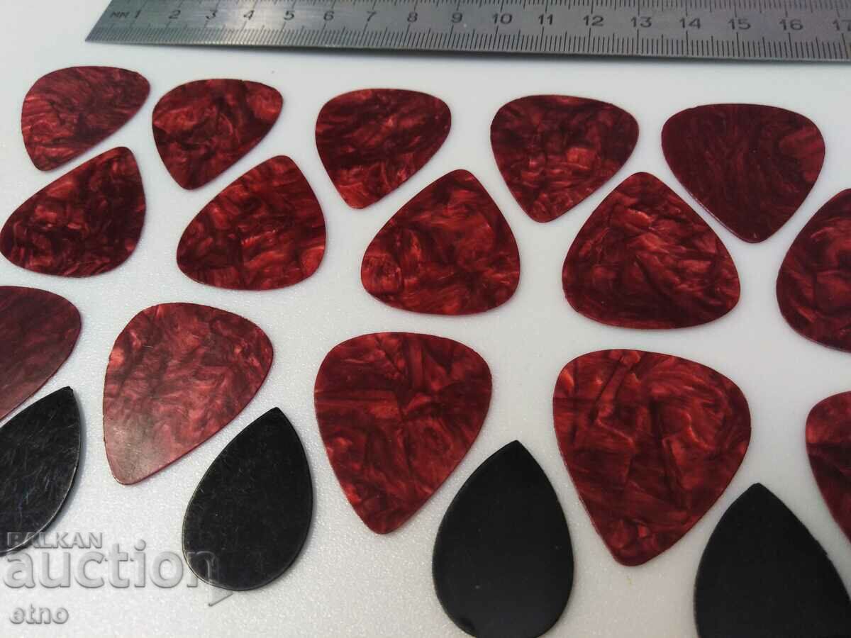 Delivery of 20 Guitar Picks, NEW UNUSED, CELLULOID Delivery of 20 Guitar Picks, NEW UNUSED, CELLULOID