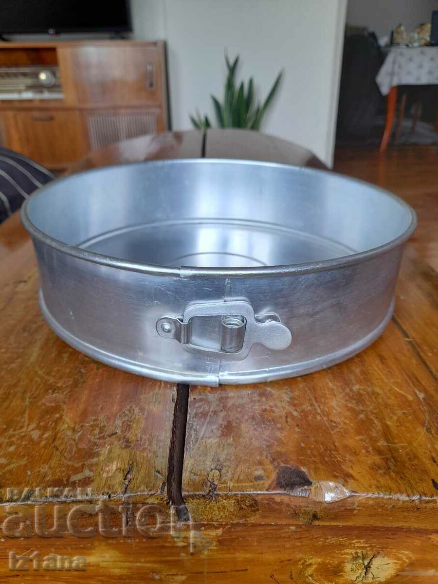 Old aluminum cake pan - 5 Old aluminum cake pan - 5
