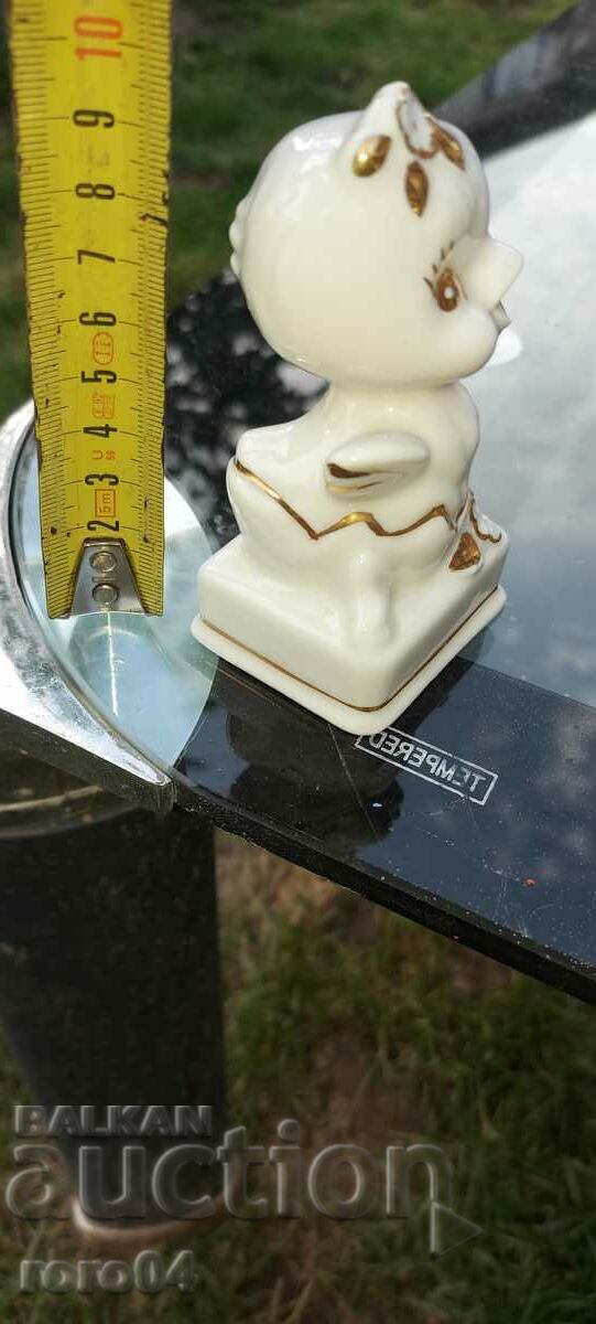 Auction PORCELAIN CHICKEN - CAPODIMONTE Auction PORCELAIN CHICKEN - CAPODIMONTE