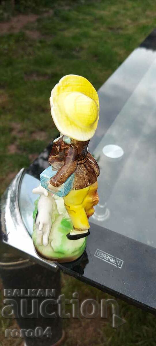 Delivery of PORCELAIN STATUETTE Delivery of PORCELAIN STATUETTE