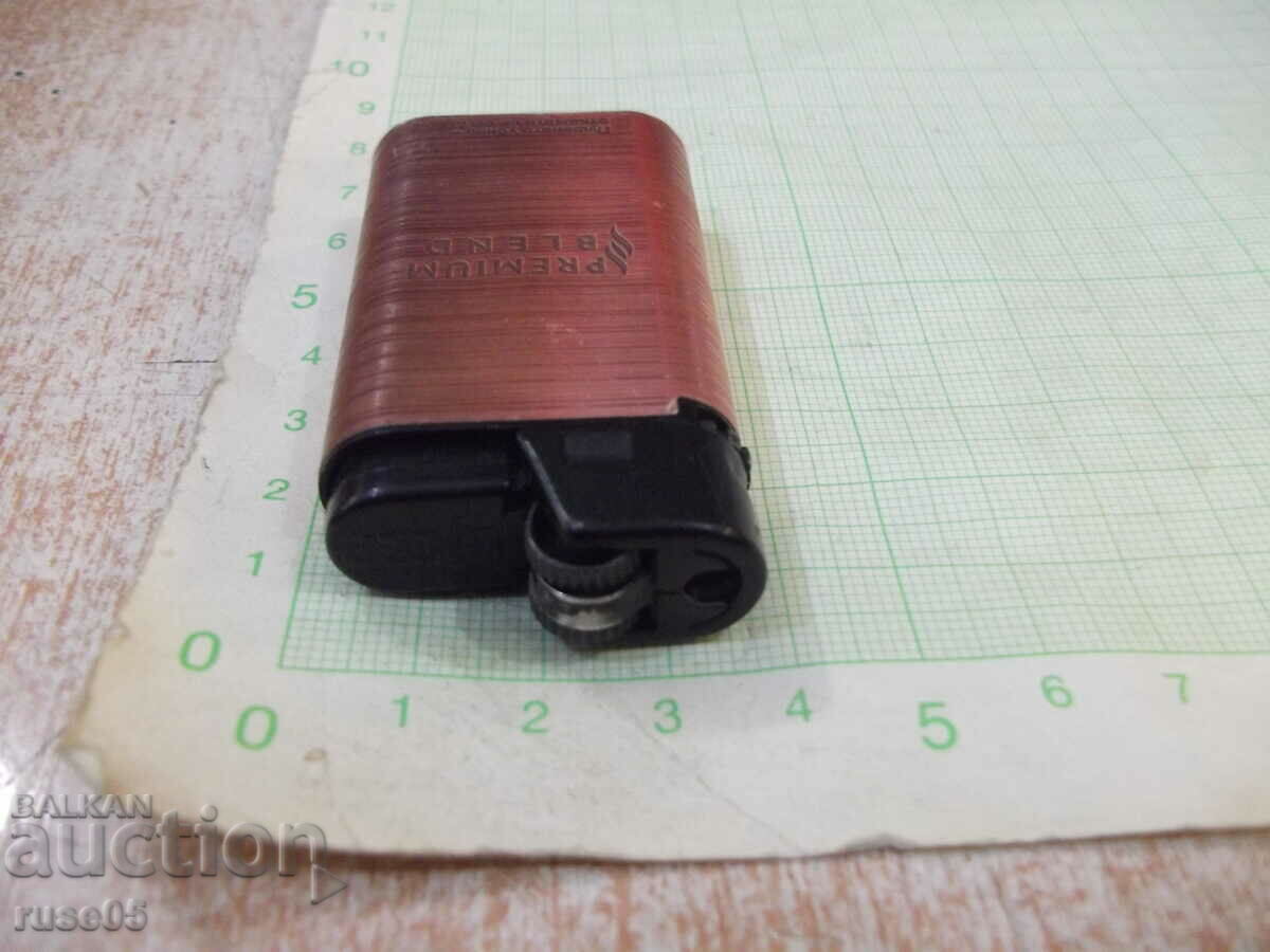 "PREMIUM BLEND" gas lighter with a soft flame, working - 5 "PREMIUM BLEND" gas lighter with a soft flame, working - 5
