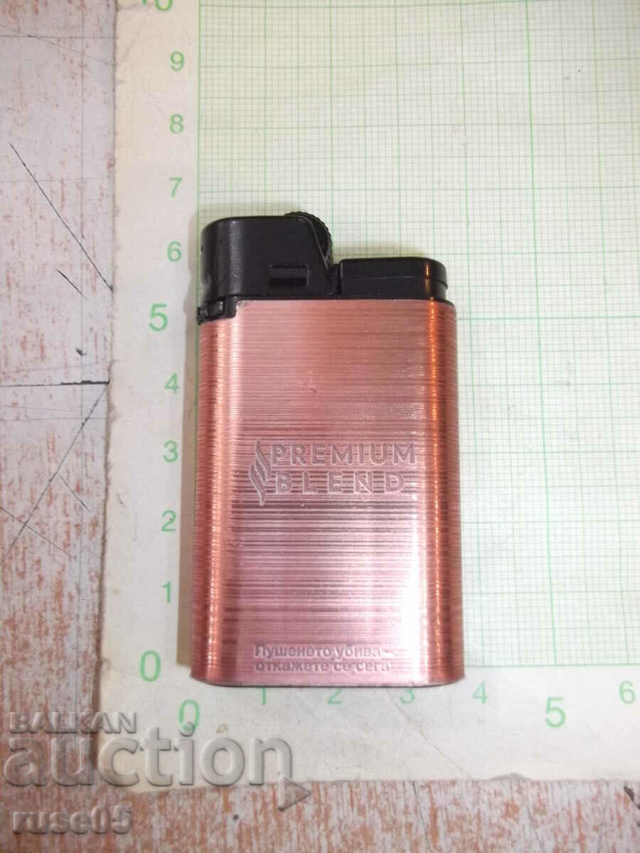 "PREMIUM BLEND" gas lighter with a soft flame, working