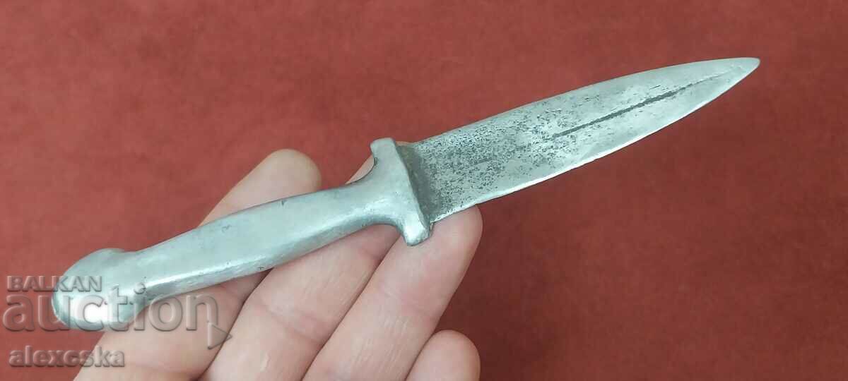 Προσκοπικό μαχαίρι με τιμή 18.00 BGN | € 9.20 Προσκοπικό μαχαίρι με τιμή 18.00 BGN | € 9.20