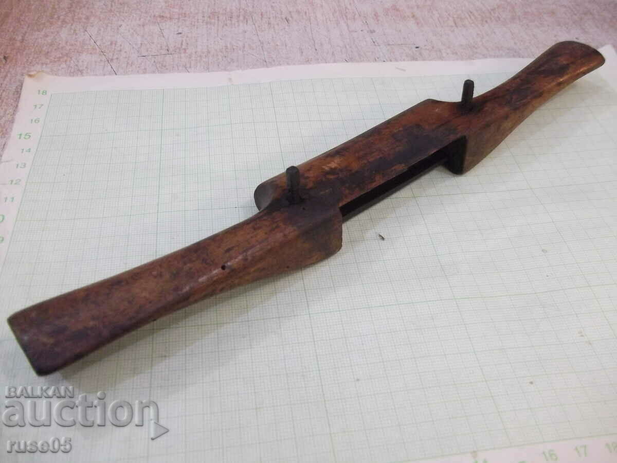 Auction Wood handle old Auction Wood handle old