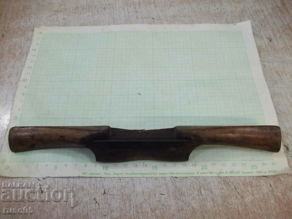 Delivery of Wood handle old Delivery of Wood handle old