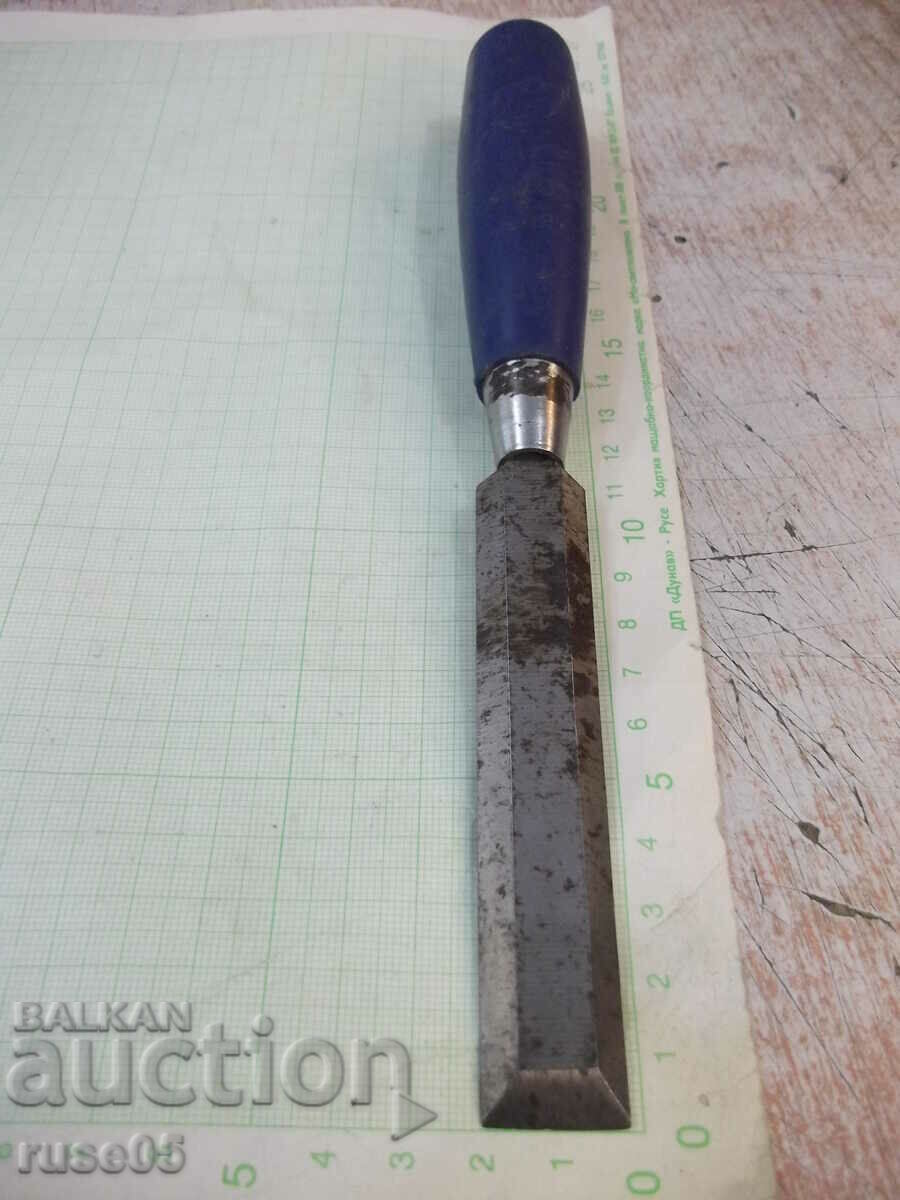 Wood chisel with price 5.00 BGN | € 2.56