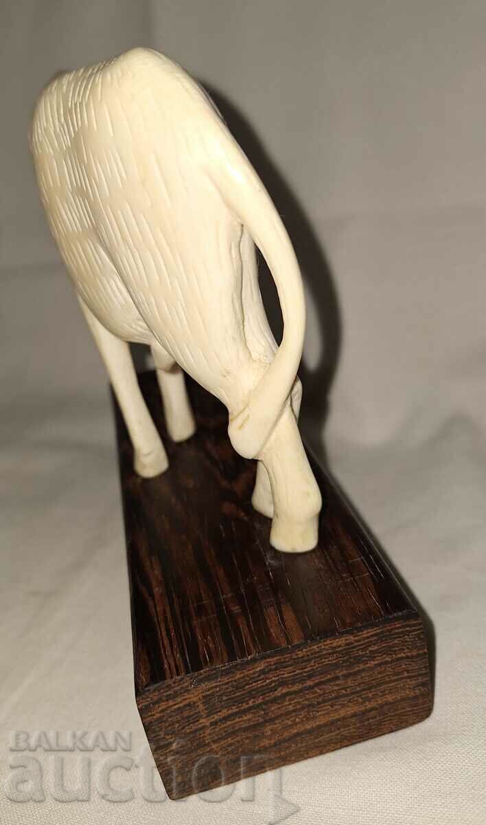 Vintage white bone plastic figure - 5 Vintage white bone plastic figure - 5