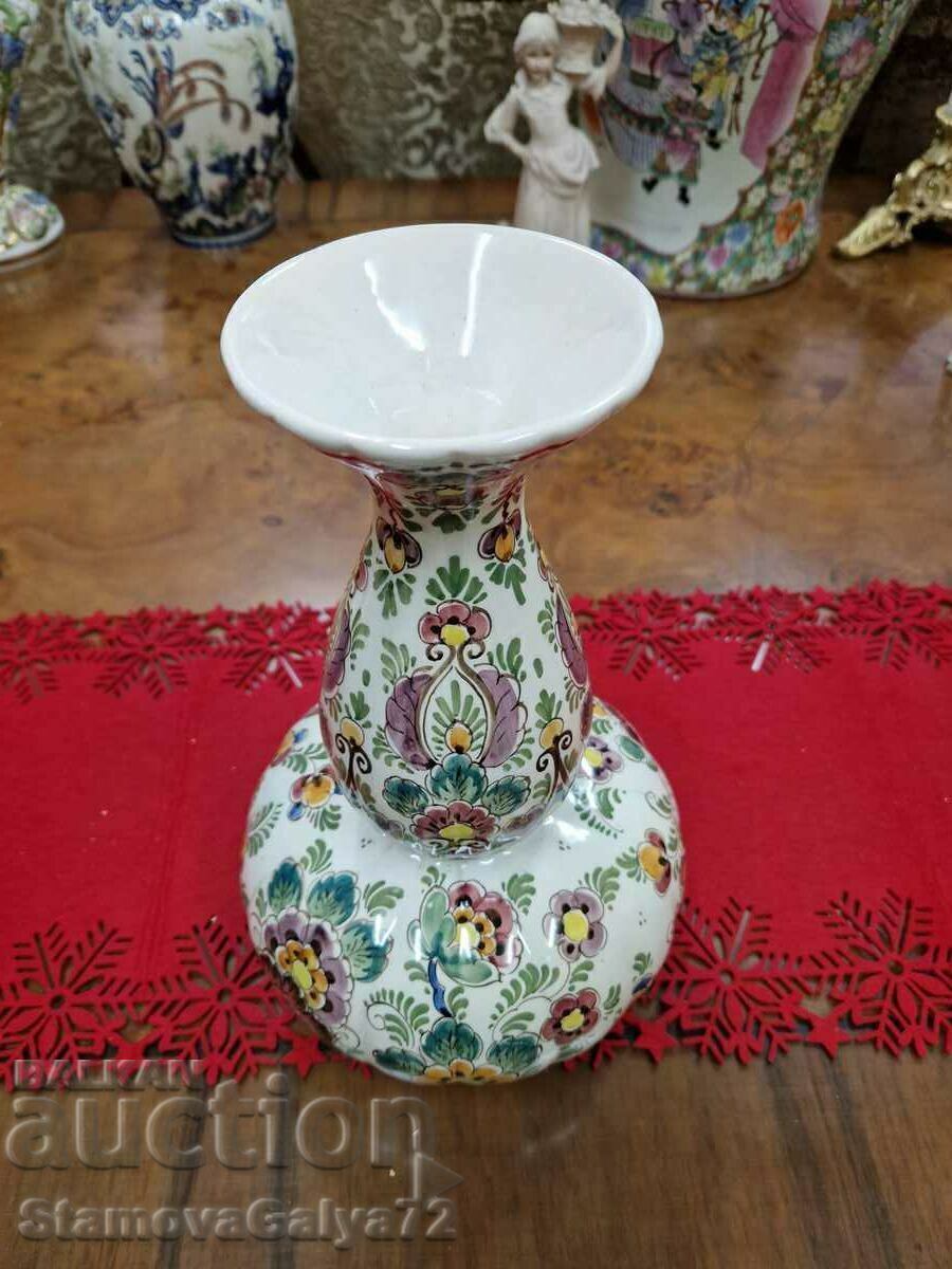 Delivery of A lovely antique Dutch Delft vase Delivery of A lovely antique Dutch Delft vase